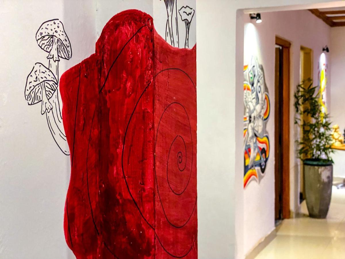 Mad Monkey Hostel And Lounge Элла Экстерьер фото