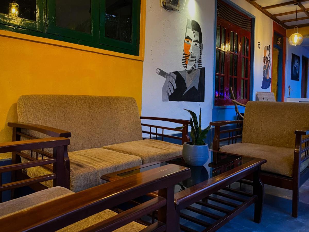 Mad Monkey Hostel And Lounge Элла Экстерьер фото