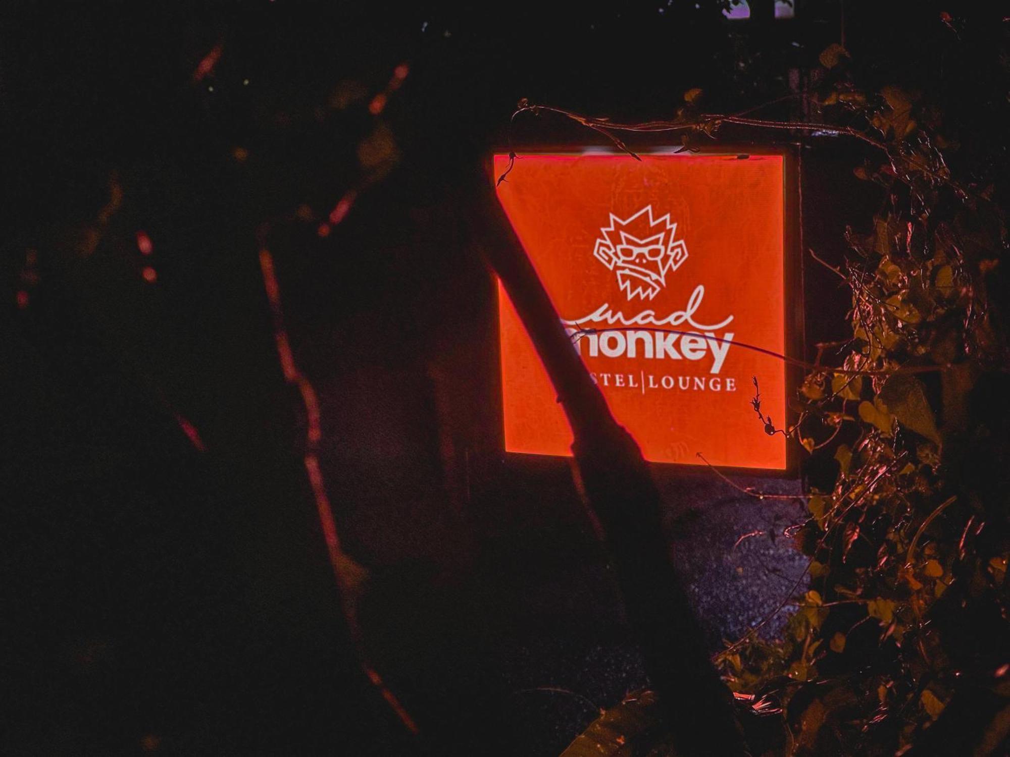 Mad Monkey Hostel And Lounge Элла Экстерьер фото