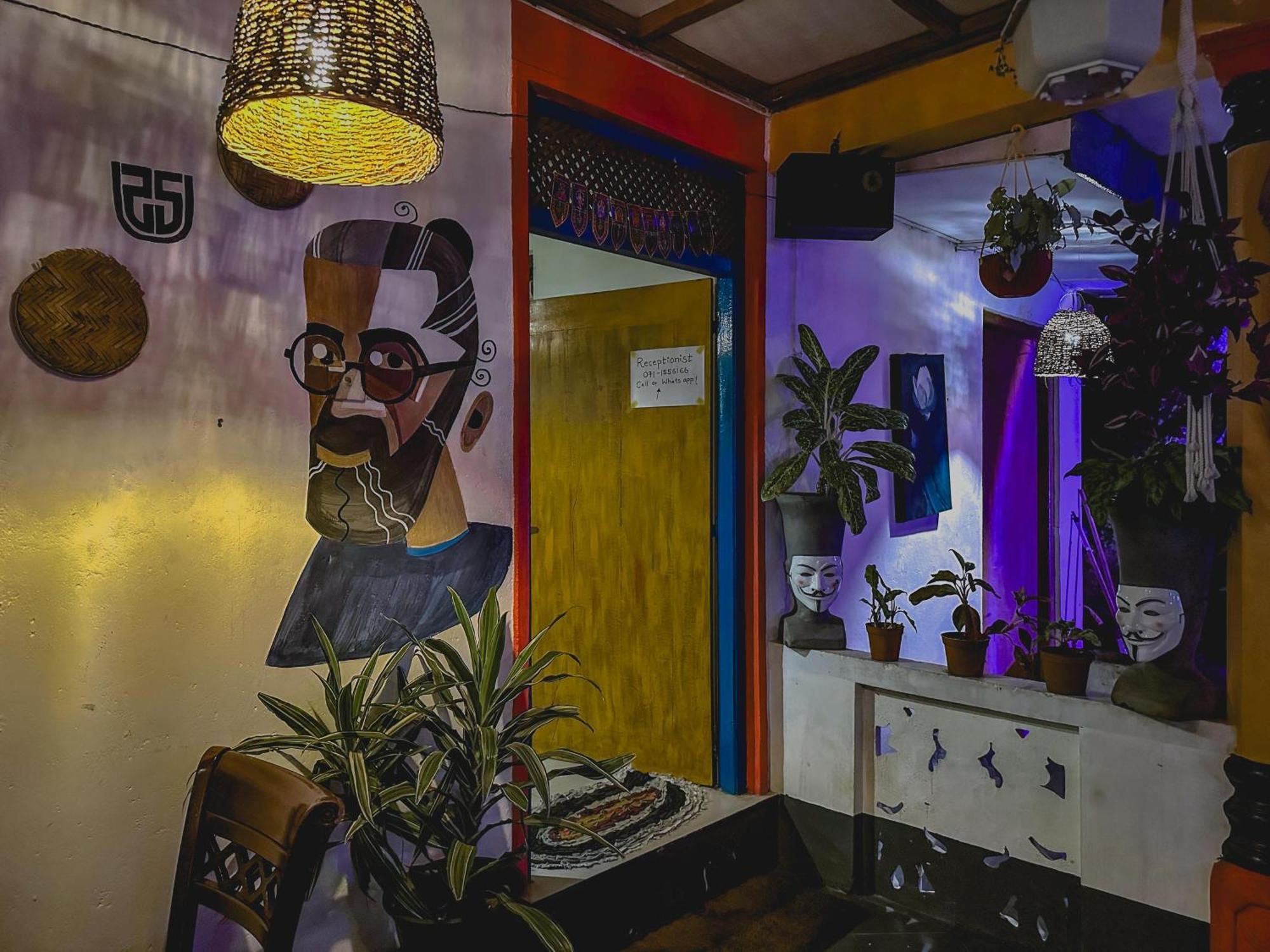 Mad Monkey Hostel And Lounge Элла Экстерьер фото