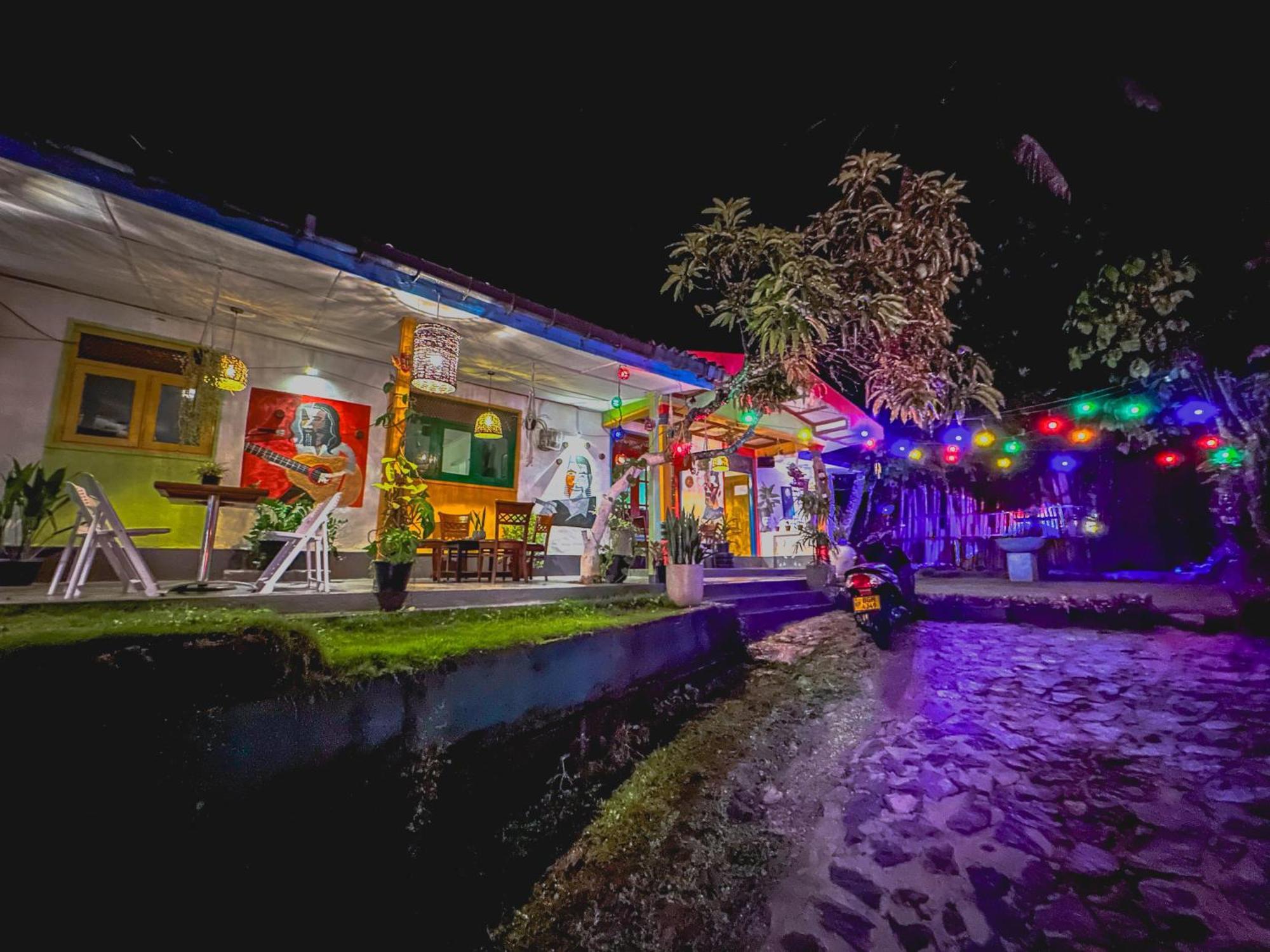 Mad Monkey Hostel And Lounge Элла Экстерьер фото